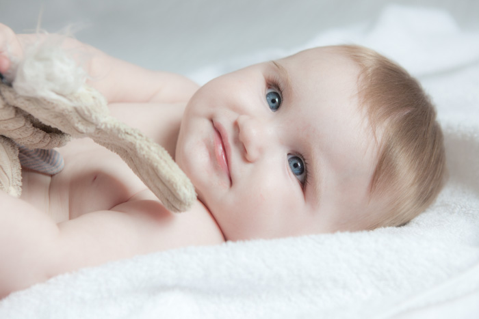 photo bébé couleur rennes portrait photographe